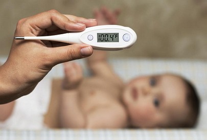 How to Reduce a Fever in Baby Without Medication